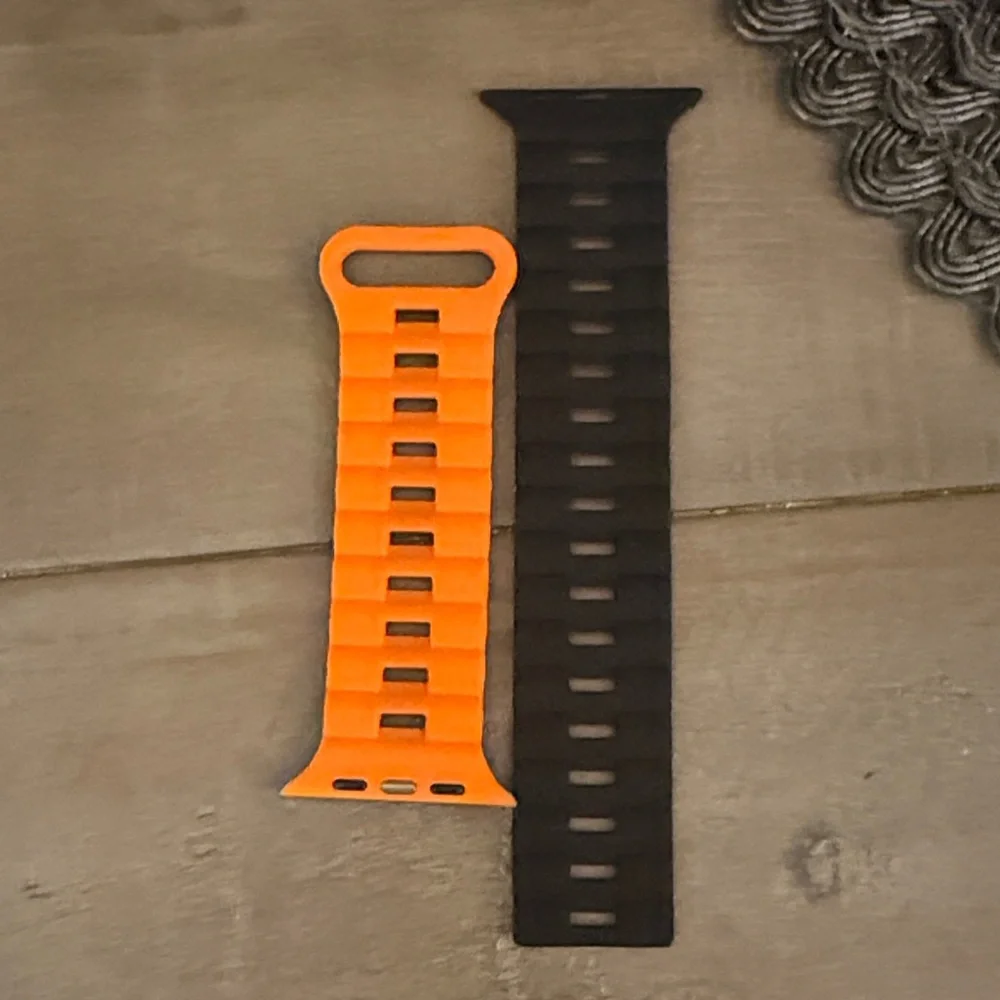 Silicone Magnetic Smartwatch Band - Reversible Orange and Black